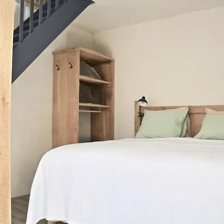 بيت للعطل Lott