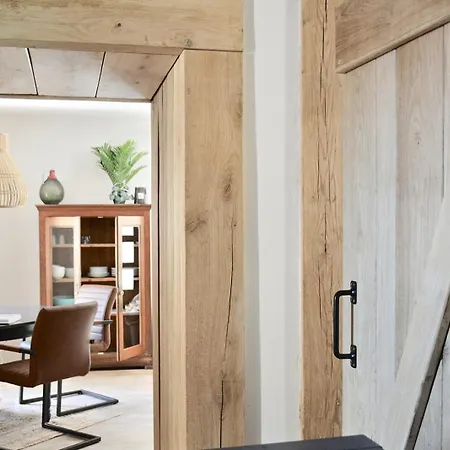 بيت للعطل Lott